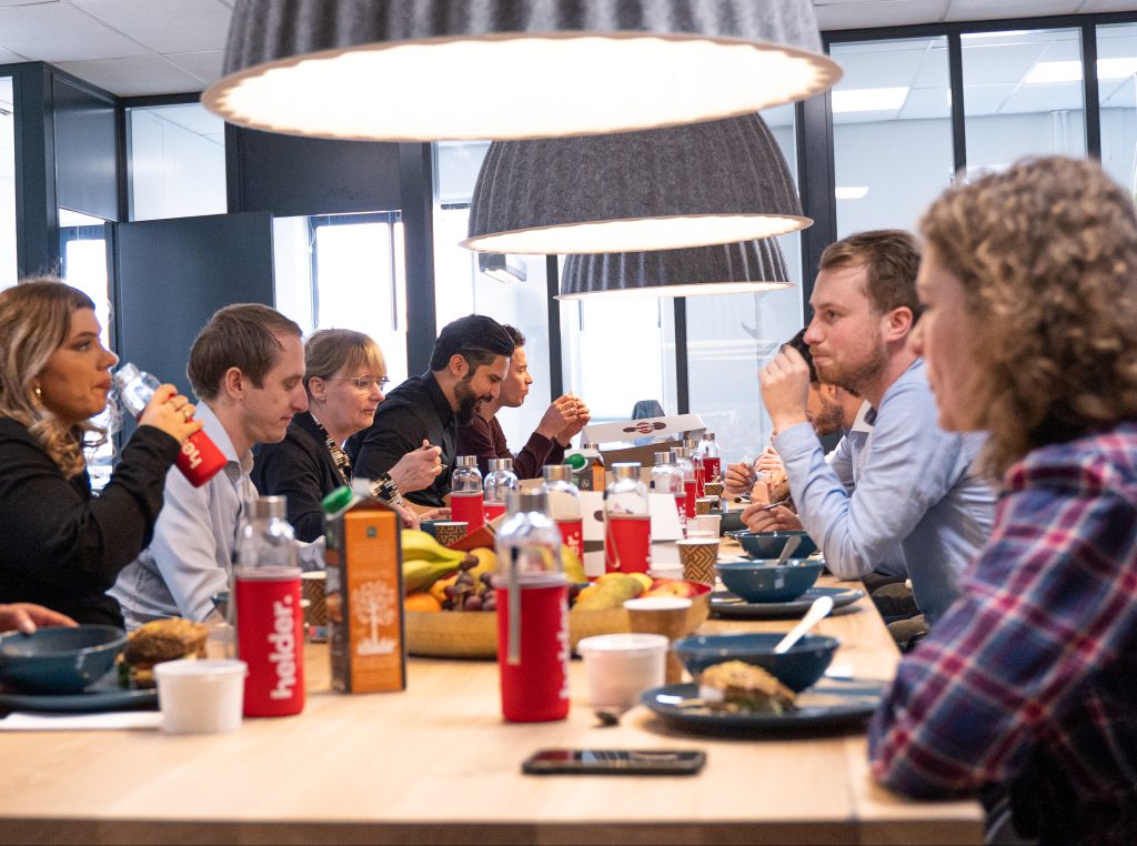 Medewerkers van Helder bij Letselschade aan het lunchen